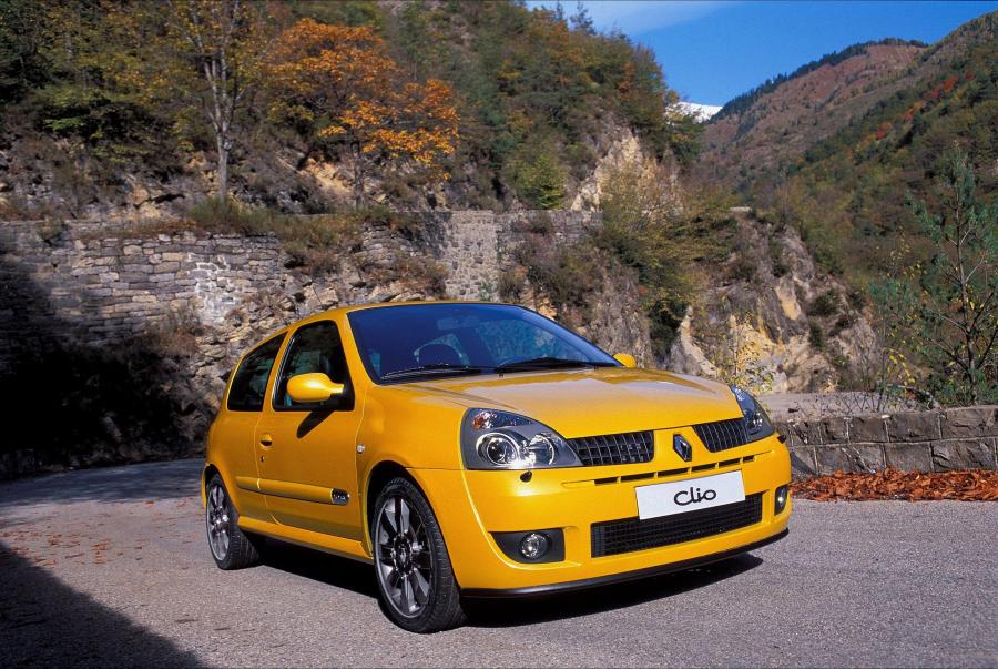 Renault Clio Sport 2002 года  (фото 26 из 76)